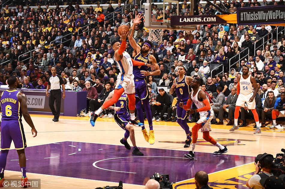 场上闯出一 场上闯出一