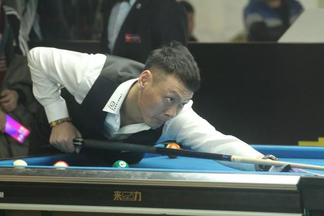 球在国际舞 球在国际舞